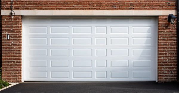 Porte de garage made in france : qualité, sécurité et sur mesure