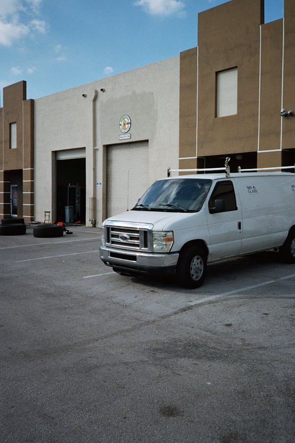 Location utilitaire à paris : options, tarifs et astuces